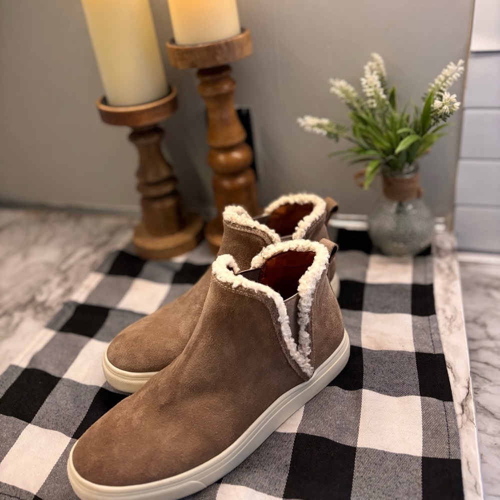 Lucky brand short boots